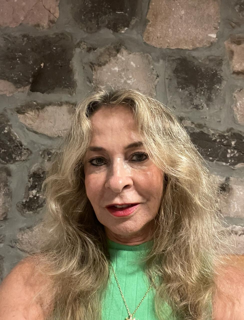 Neide Maria Berhends